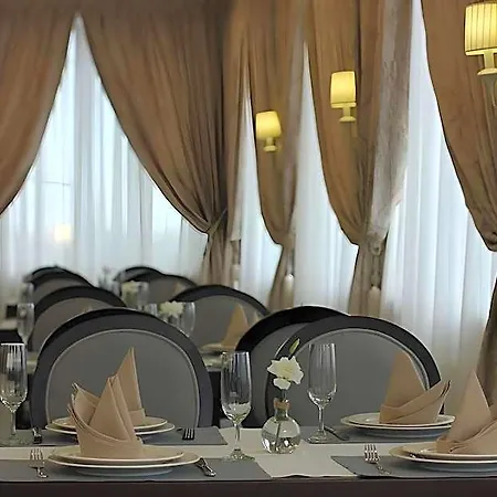 Alarus Luxe & Restaurant ホテル