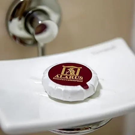 ホテル Alarus Luxe & Restaurant
