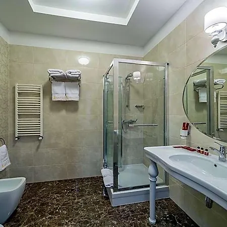 Alarus Luxe & Restaurant 4*