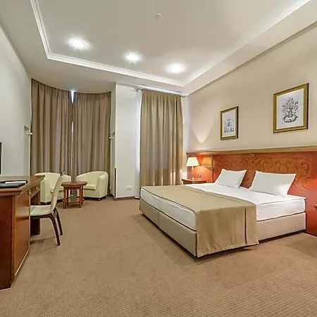Alarus Luxe & Restaurant מלון אודסה