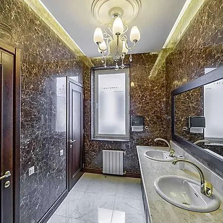 מלון Alarus Luxe & Restaurant 4*