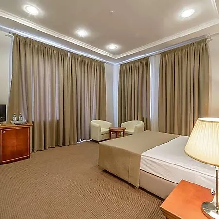 Alarus Luxe & Restaurant 4*