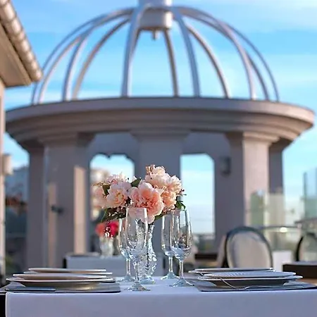 מלון Alarus Luxe & Restaurant