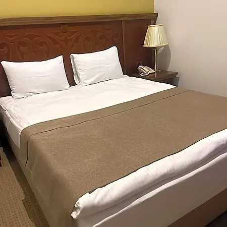 Alarus Luxe & Restaurant 4*
